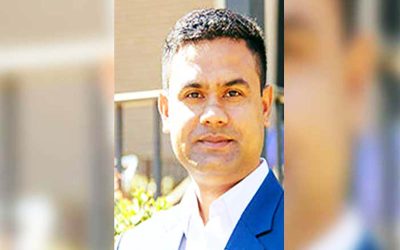 ইউনিভার্সিটি অব সাউথ অ্যালাবামার ফ্যাকাল্টি সিনেটের প্রেসিডেন্ট ড. আরিফ