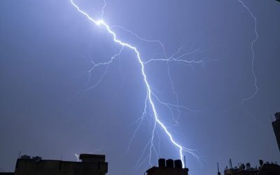 হোয়াইট হাউসের কাছে বজ্রপাত, ৪ জনের মৃত্যুর আশঙ্কা