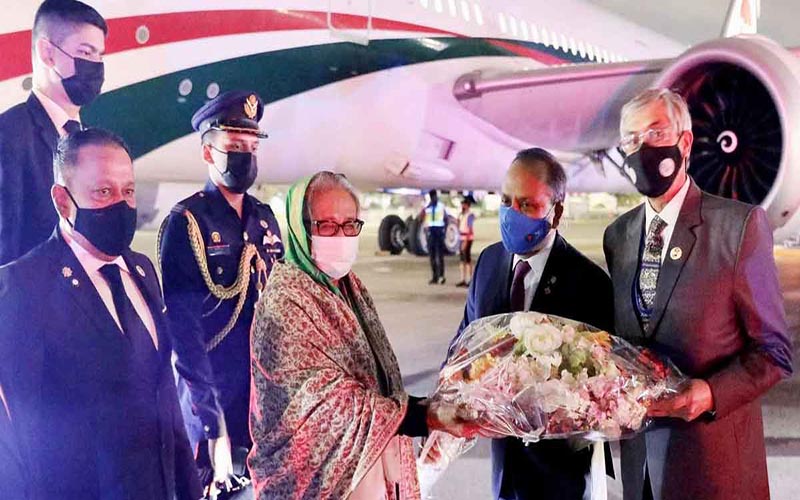 ১২ দিনের সফরে নিউইয়র্ক পৌঁছেছেন শেখ হাসিনা