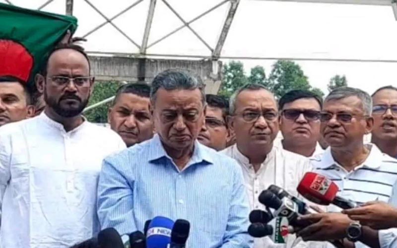সরকারের পতন না হওয়া পর্যন্ত মাঠের আন্দোলনে থাকবে বিএনপি : আমির খসরু