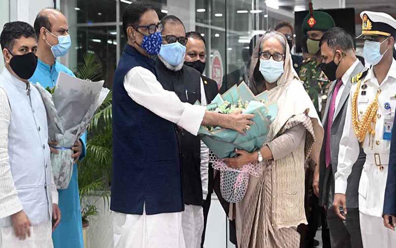 যুক্তরাষ্ট্র থেকে দেশে ফিরেছেন প্রধানমন্ত্রী