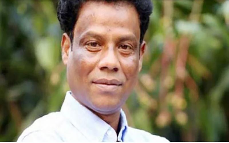 বহু চেষ্টা করেও রাখা যায়নি গায়ক আকবরের পা