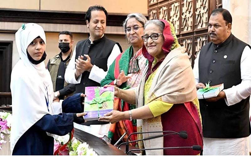বিনামূল্যের বই বিতরণ কার্যক্রম উদ্বোধন করলেন শেখ হাসিনা