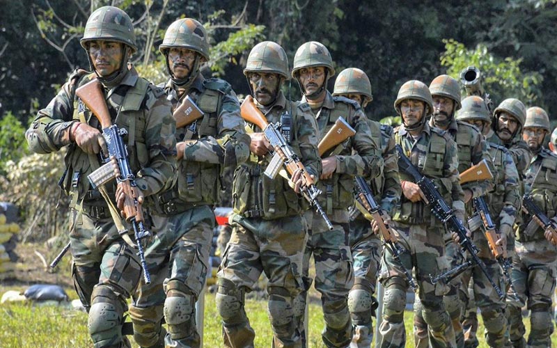 চীন সীমান্তে নজিরবিহীন সেনা মোতায়েন করেছে ভারত