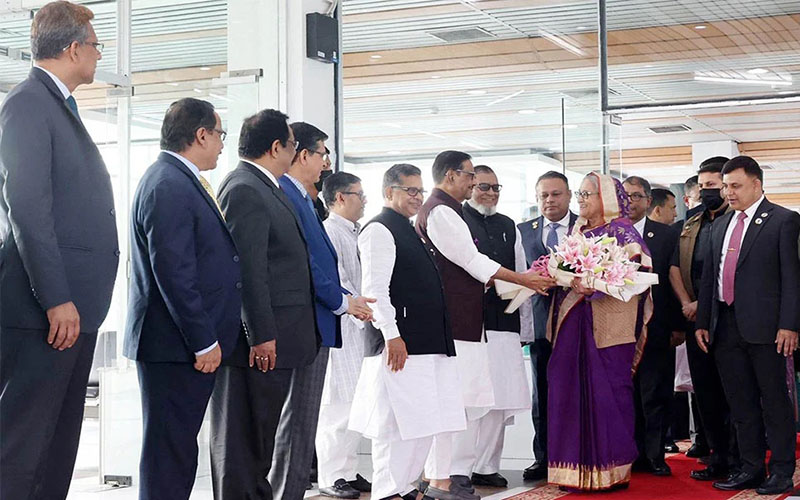 কাতার সফর শেষ করে ঢাকায় ফিরেছেন শেখ হাসিনা