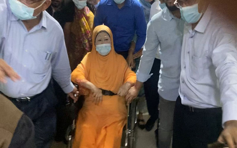 খালেদা জিয়া আরও কিছুদিন হাসপাতালে থাকবেন