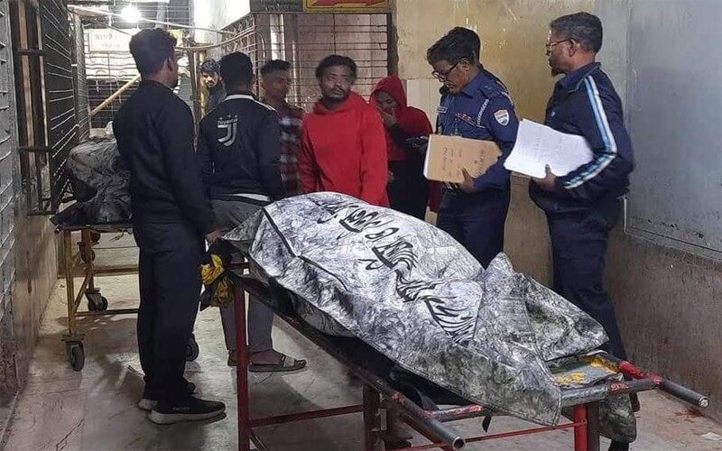 ঢাকার তেজগাঁওয়ে ট্রেনে আগুন, চারজনের মরদেহ উদ্ধার