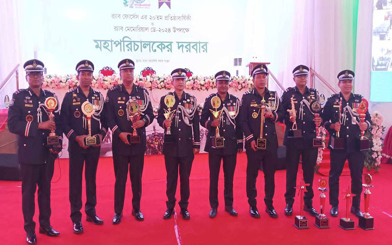 বীরত্বপূর্ণ কাজের স্বীকৃতি : র্যাব ডিজি পদক পেলেন ১২০ সদস্য