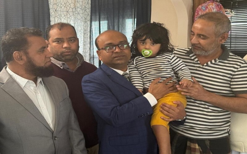 বাফেলোতে নিহতদের স্বজনের পাশে কন্সাল জেনারেল