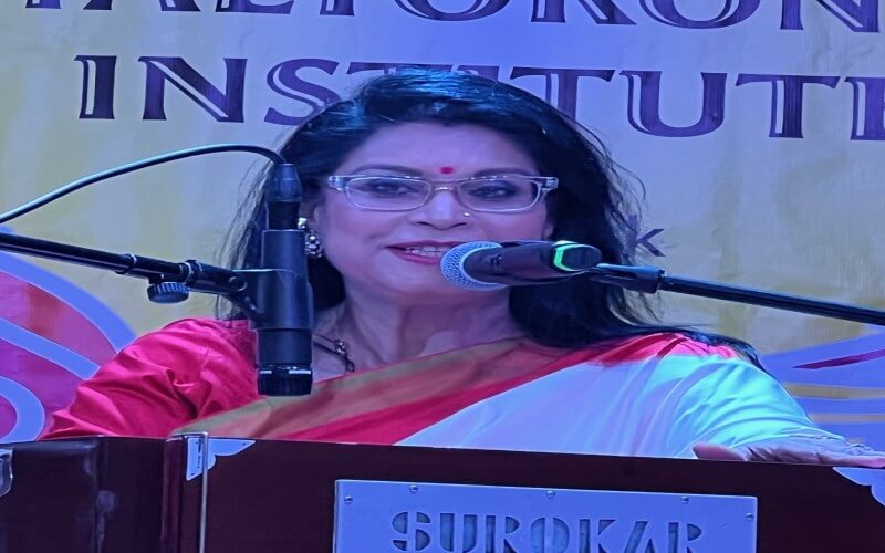 নিউইয়র্কে সংবর্ধনা-সমাবেশে বন্যা, চেনা বামুনের পৈতা লাগে না