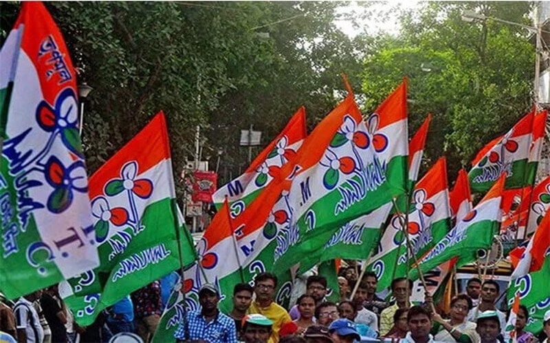 পশ্চিমবঙ্গে এগিয়ে মমতার তৃণমূল